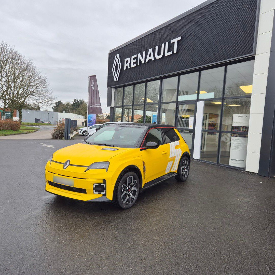 lucssurboulogne-voiture-vente-vendee-R5-renault